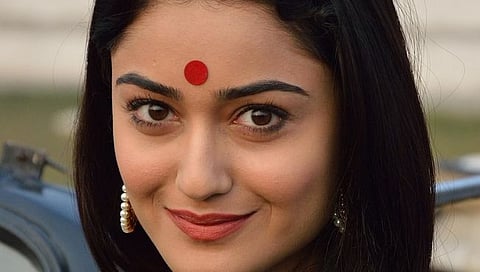 Life Style : …’हा’ सोपा उपाय करा आणि चेह-यावरील पिंपल्स, डाग पळवून लावा