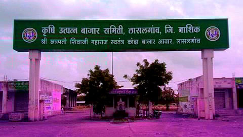 कृषी उत्पन्न बाजार समित्यांची रँकिंग प्रथमच जाहीर, राज्यात लासलगाव प्रथम तर हिंगणघाट दुसरी बाजार समिती