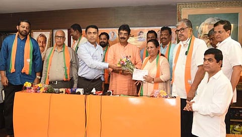 आठ आमदारांना भाजपमध्ये प्रवेश, गोव्यातून काँग्रेस छोडो आंदोलन सुरू