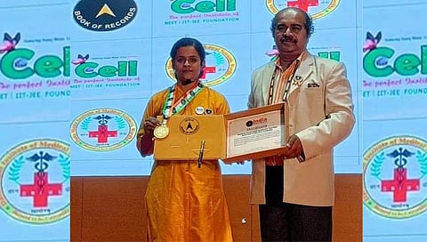 Pallavi Bodile : सलग २४ तास शिकविण्याचा पल्लवी बोदीले यांचा विक्रम; इंडिया बुक ऑफ रेकॉर्डसमध्ये नोंद