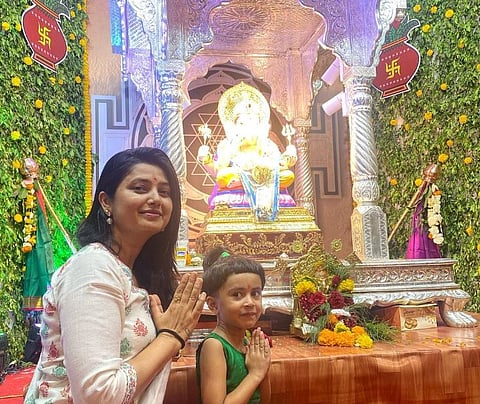 Prajakta Mali : प्राजक्ता माळीने पुण्यातील पाच गणपतीचे घेतलं दर्शन