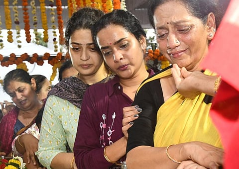 मंत्री उमेश कत्ती यांच्यावर शासकीय इतमामात अंत्यसंस्कार