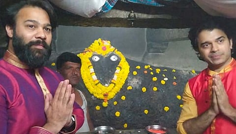 सांगली : ‘गाथा नवनाथांची’ या मालिकेतील कलाकारांनी घेतले श्री रेवणनाथांचे दर्शन