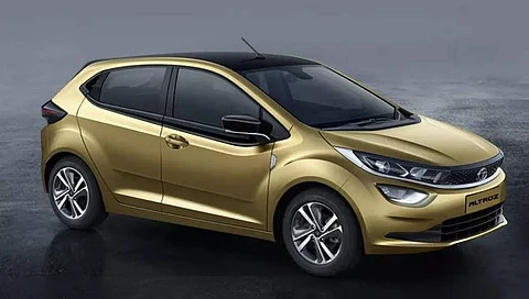 Tata Altroz : जाणून घेऊया टाटाच्या नव्या हॅचबॅक कार बद्दल…
