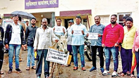 सातारा : मराठा बांधव आक्रमक; ‘त्या’ पोलिस निरीक्षकांवर कठोर कारवाईची मागणी