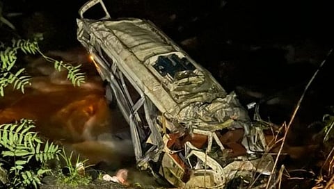 हिमाचल प्रदेश : कुल्लूमध्ये पर्यटकांच्या टेम्पो ट्रॅव्हलरला अपघात; ७ जणांचा मृत्यू