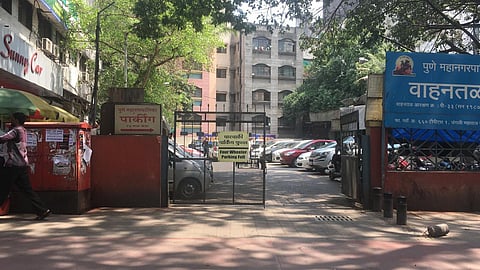 पुणे : देखावे पाहण्यासाठी येणार्या गणेशभक्तांसाठी पार्किंगची सोय