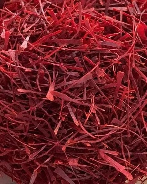 सुप्यात होते आहे केशराची शेती