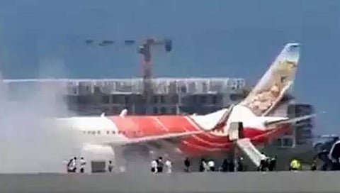 Air India Fire : मस्कत विमानतळावर एअर इंडियाच्या विमानाला आग, सर्व 141 प्रवासी सुरक्षित (Video)