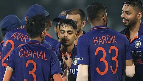 आशिया कपमध्ये टीम इंडियासाठी वाईट बातमी, ‘हा’ गोलंदाज स्पर्धेतून बाहेर जाण्याची शक्यता