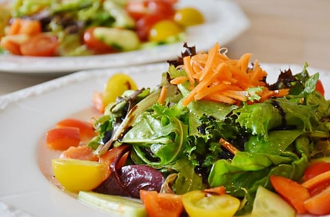 Diet and Psychology : चिप्स की फळे? आहार ठरवतो तुमची मानसिक अवस्था!