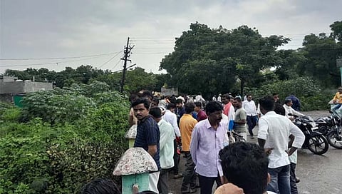 बीड: बालवाडीतून घरी येताना चिमुकला नाल्यातून गेला वाहून