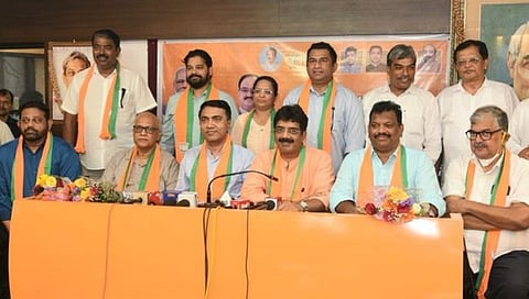 Digambar Kamat : ‘भाजपमध्ये येण्यापूर्वी देवाची परवानगी घेतली’, दिगंबर कामत यांचे अजब वक्तव्य