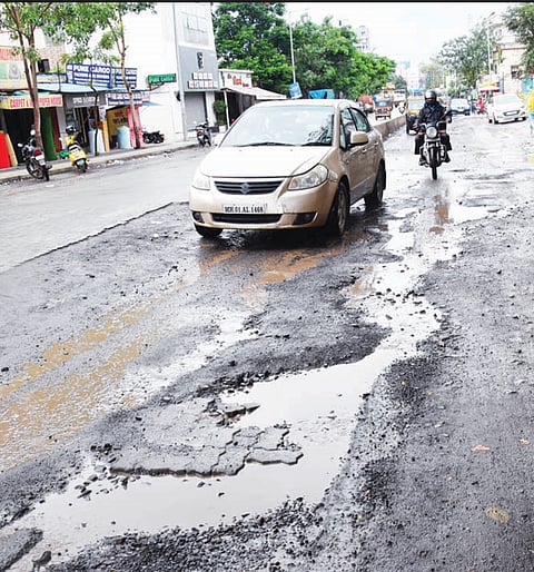 सार्वजनिक बांधकाम यंत्रणा सपशेल ’फेल’ ; अॅपवर तक्रारींचा पडला पाऊस