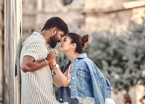 Nayanthara-Vignesh : डार्लिंग म्हणत नयनतारासोबत विग्नेशचा रस्त्यावर रोमांन्स