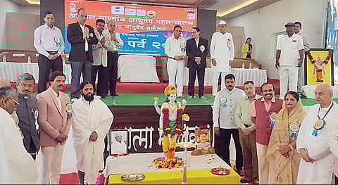 निर्भय उपचारांमुळे आयुर्वेदाचे वर्चस्व अबाधित : पद्मश्री देवेंद्र त्रिगुणा