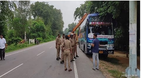 UP : Barabanki Accident : डबल डेकर बसला ट्रकची धडक, चौघांचा मृत्यू, 14 जखमी