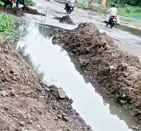 मिरीत लाखो लिटर पाणी वाया