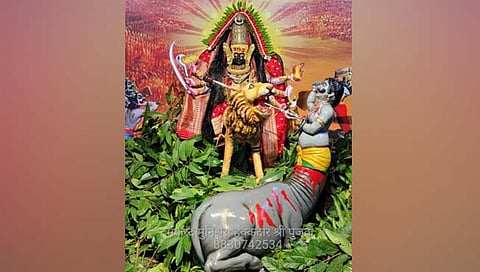 नवरात्रीच्या अष्टमीला करवीरनिवासिनीची महिषासुरमर्दिनी रूपातली अलंकार पूजा