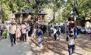 Targeted Killings | टार्गेट किलिंगची दहशत! १० काश्मिरी पंडितांच्या कुटुंबांनी काश्मीर खोरे सोडले