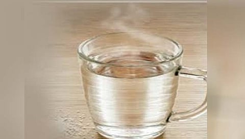 Health Tips : सकाळी उठल्यावर कोमट पाणी प्या, शरीरासाठी ‘हे’ आहेत फायदे