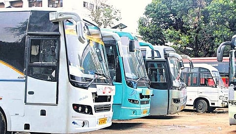 खाजगी ट्रॅव्हल्स