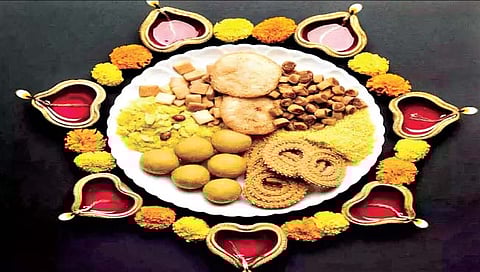Diwali 2022 : महागाईने फराळाचा गोडवा तिखट