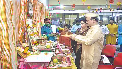 नाशिक : मनपा कोषागाराचे आयुक्तांच्या हस्ते पूजन