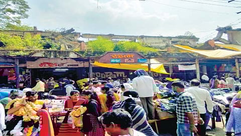 सांगली : दिवाळी खरेदीसाठी उत्साह, गर्दी