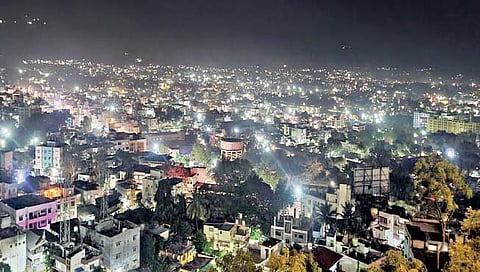 सातारा : पहिले अभ्यंगस्नान अन् लक्ष्मीपूजनही : दीपोत्सवाला उधाण