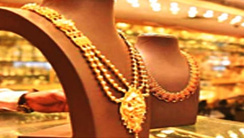 शुद्ध सोने दरात 716 रुपयांनी वाढ