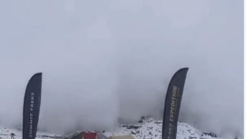 नेपाळच्या मनास्लू बेस कॅम्पच्या दिशेने प्रचंड ‘हिमस्खलन’ (पाहा व्हिडिओ)