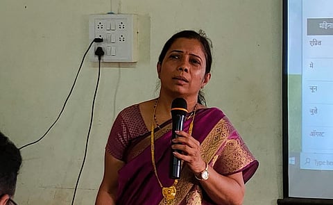 सांगली : शिक्षकांच्या भविष्य निर्वाह निधीच्या प्रलंबित पावत्या एका महिन्यात देणार : किशोरी करमुसे