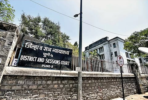 पुणे : महिला वकिलांच्या केशरचने बाबतची नोटीस अखेर मागे