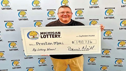 भगवान देता है तो छप्पर फाड के… किराणा आणायला गेला आणि बनला करोडपती!