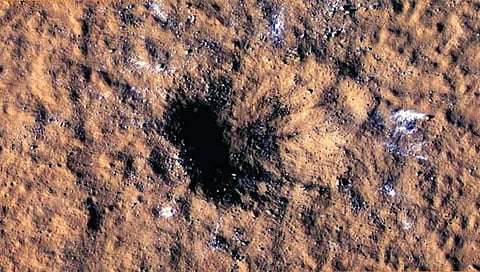 मंगळावर वेगाने धडकले उल्कापिंड