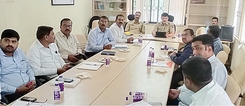 बारामती : ऊस वाहतुकीत नियमांचे उल्लंघन केल्यास कारवाई; अपर पोलिस अधीक्षक मिलिंद मोहिते यांचा इशारा