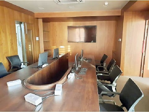 मंत्रालयाच्या धर्तीवर पुणे जिल्हा परिषदेत अशी वॉररूम तयार करण्यात आली आहे.