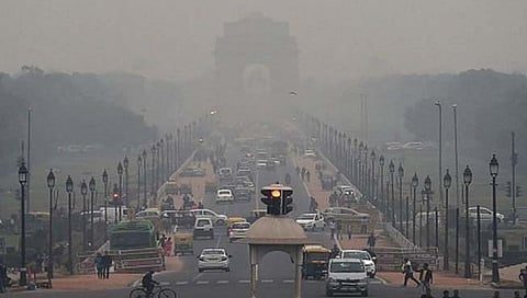 Delhi Air Pollution : दिल्लीचा ‘एक्यूआय’ ३५३ वर पोहोचला; विषारी हवेने देशाची राजधानी त्रस्त