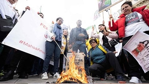 हिजाबविरोधी आंदोलनात आतापर्यंत ९२ जणांचा मृत्यू, इराण सरकारकडून कारवाईचा इशारा