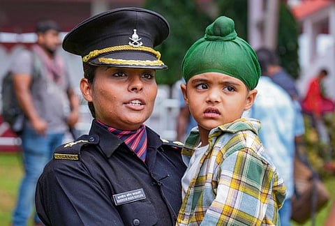 Harveen Kahlon : हॅटस ऑफ हरवीन..! हुतात्मा पतीचे स्वप्न साकारलं…