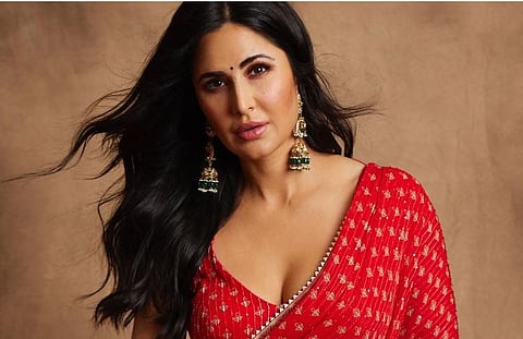 Diwali Party Video : रेड हॉट ब्युटी❤️❤️; कॅटच्या दिवाळी स्पेशल रेड घागऱ्यानं लावली आग?