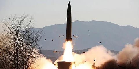 North Korea fires missile | उत्तर कोरियाने जपानवरुन डागले क्षेपणास्त्र, लोक अंडरग्राउंड, बुलेट ट्रेन सेवा थांबवली