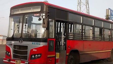 पुणे: ‘पीएमपी’ बस पळविण्याचा प्रयत्न; तरुणांना स्टंटबाजी भोवली