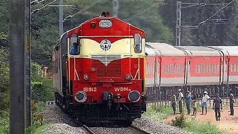 Railway Recruitment : तयारीला लागा; रेल्वेत लवकरच बंपर भरती; ओडिसा रेल्वे अपघातानंतर हालचालींना वेग