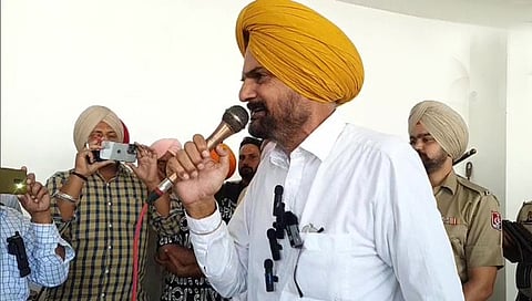 Sidhu Moose Wala :… तर आम्ही भारत सोडणार : सिद्धू मूसेवालाच्या वडिलांचा इशारा