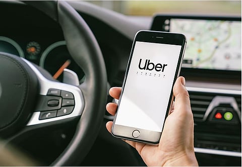 टॅक्सी उशिरा आल्याने विमान चुकले; Uberला २० हजारांचा दंड – Consumer Forum fines Uber
