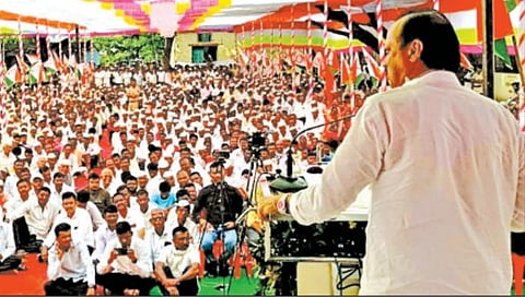 पन्नास लोकांचे सरकार अधिकार्यांच्या बदल्यात दंग : अजित पवार