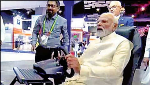 पंतप्रधान मोदींनी दिल्लीत बसून युरोपात चालविली कार