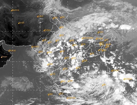 पावासाची स्थिती दर्शवणारे सॅटेलाइट छायाचित्र